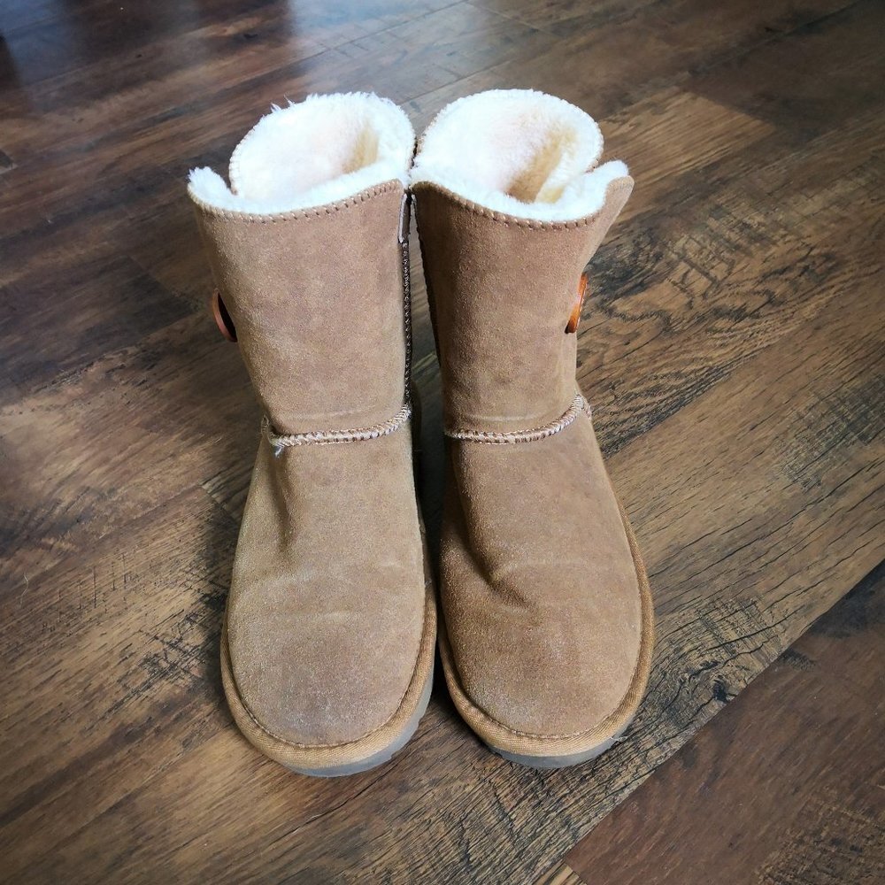 EBV Australia Shearling Boots Side Button Closure Tan Size 10